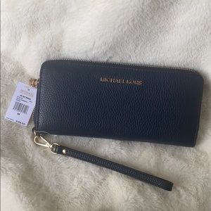 MK Jet Set Travel Navy Leather Wallet Wristlet NWT
